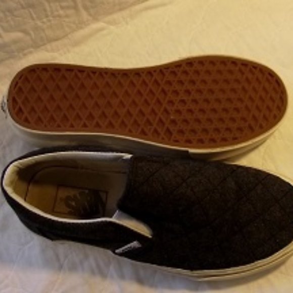 VANS Felt Quilted sneaker, women's, W7.5/M6, Gray - Picture 8 of 8